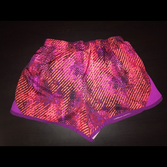 Athletic shorts - Picture 2 of 3